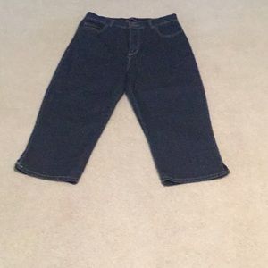 ARCHITECT Jean Capris. Like New. Size 6.